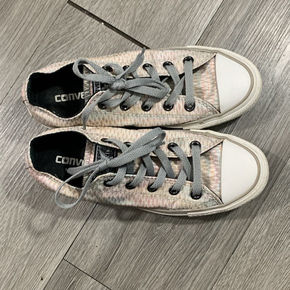 Converse Prism Print Canvas All Stars 
size 6 - Picture 2 of 11